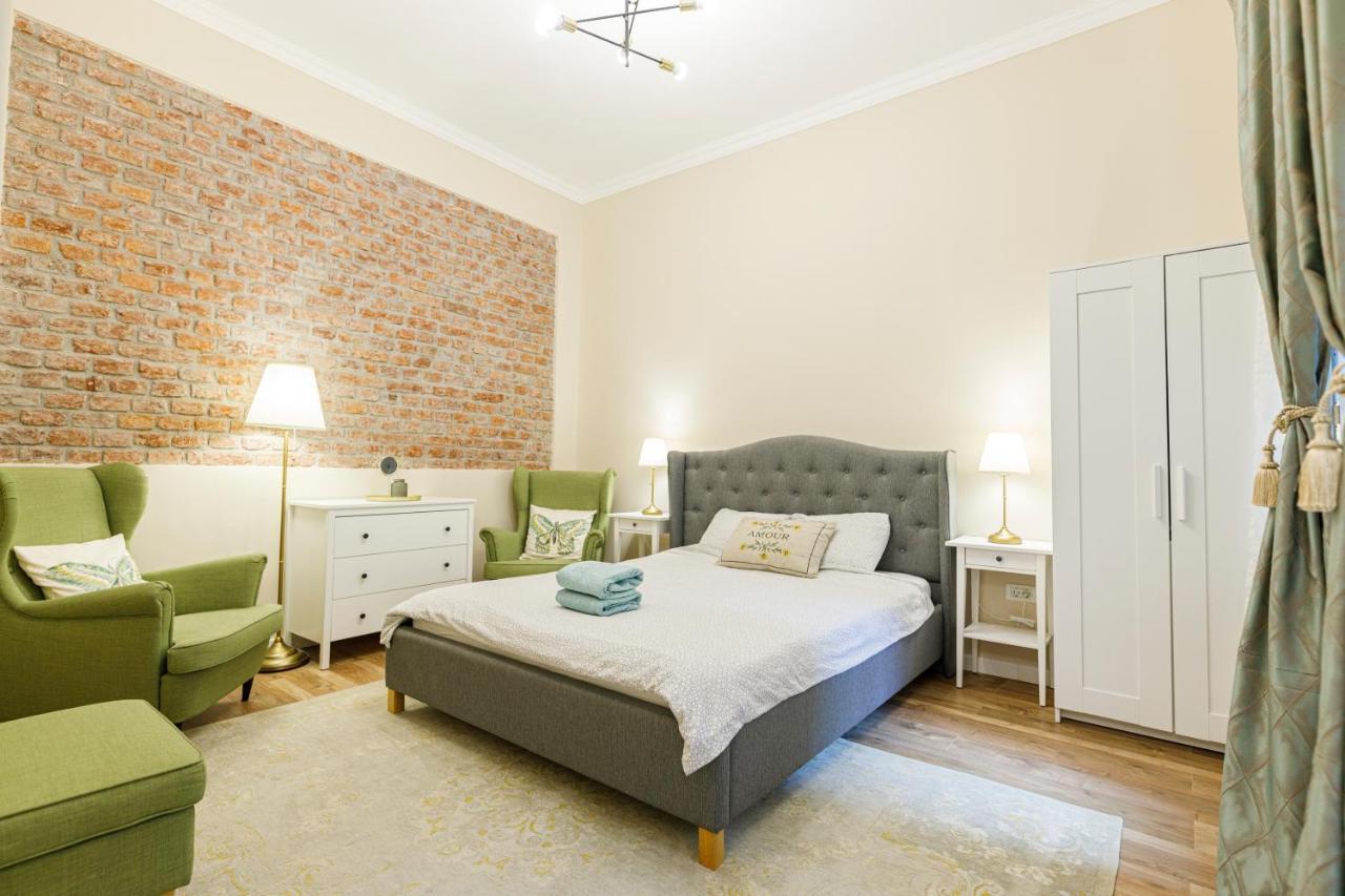 Beautiful Apartment In Heart Of Historical Center Timisoara Exterior photo