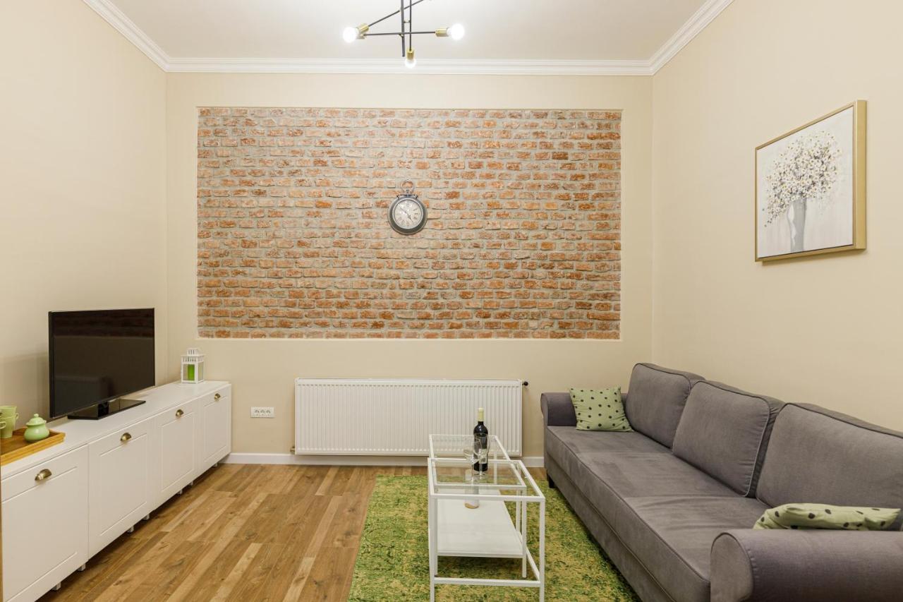 Beautiful Apartment In Heart Of Historical Center Timisoara Exterior photo
