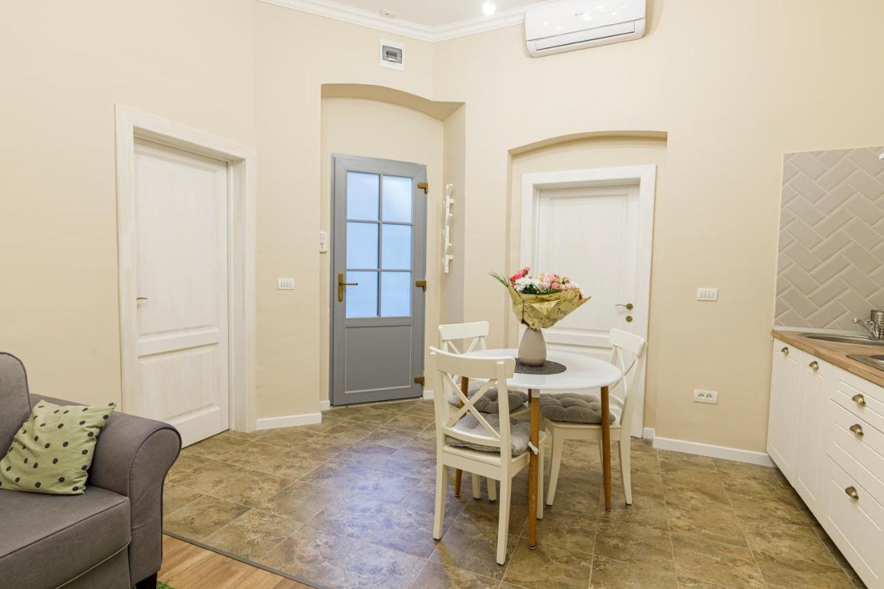 Beautiful Apartment In Heart Of Historical Center Timisoara Exterior photo
