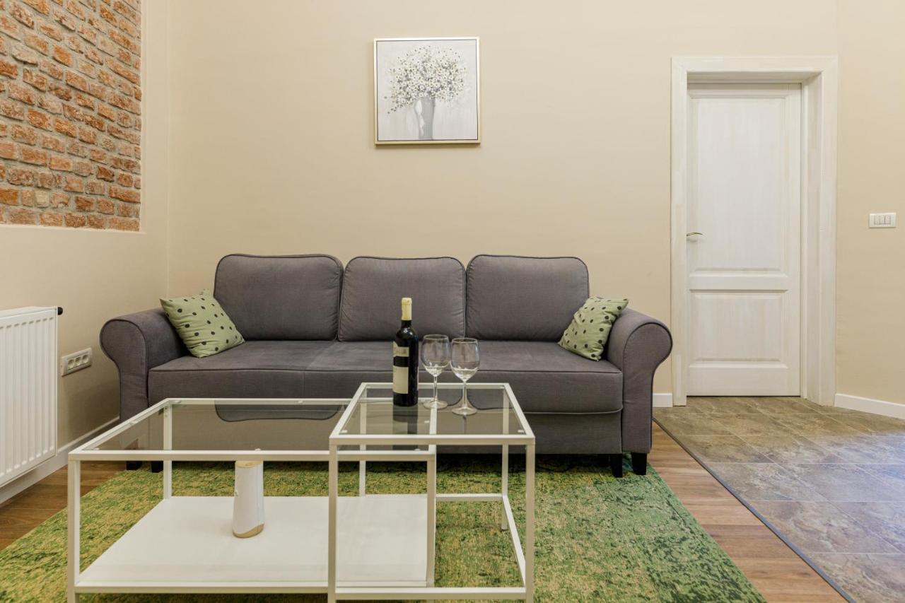 Beautiful Apartment In Heart Of Historical Center Timisoara Exterior photo