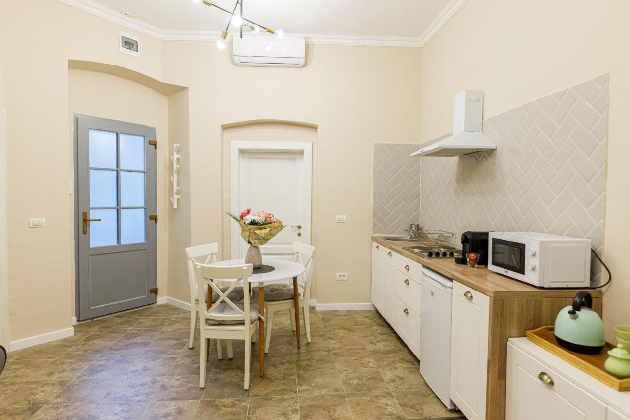 Beautiful Apartment In Heart Of Historical Center Timisoara Exterior photo